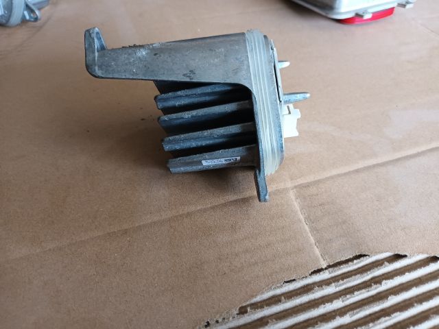 bontott OPEL CROSSLAND X LED Trafó