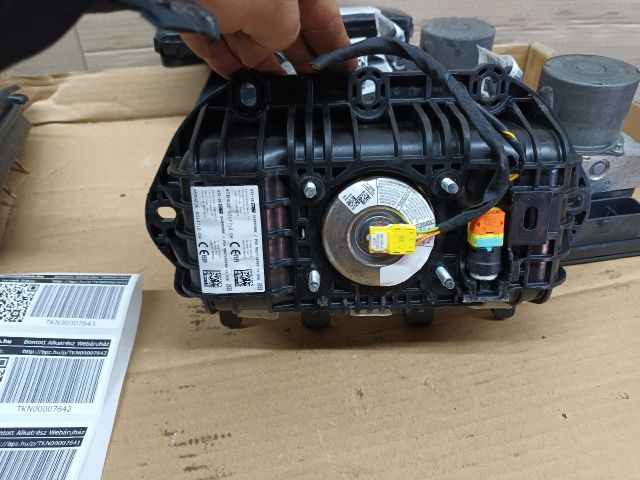 bontott OPEL CROSSLAND X Utasoldali Légzsák