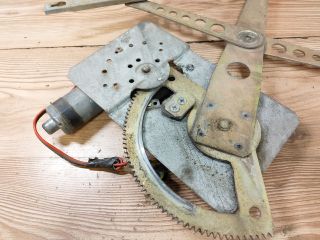 bontott OPEL FRONTERA Bal első Ablakemelő Szerkezet (Elektromos)