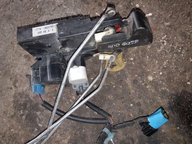 bontott OPEL FRONTERA Bal első Ajtózár