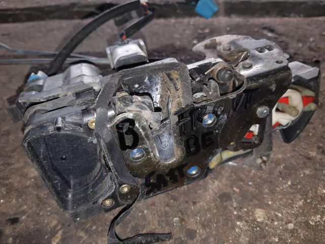 bontott OPEL FRONTERA Bal első Ajtózár