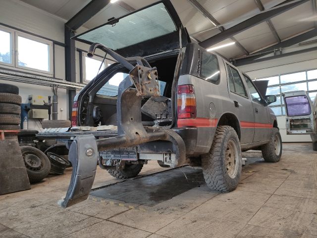 bontott OPEL FRONTERA Bal első Ajtózár