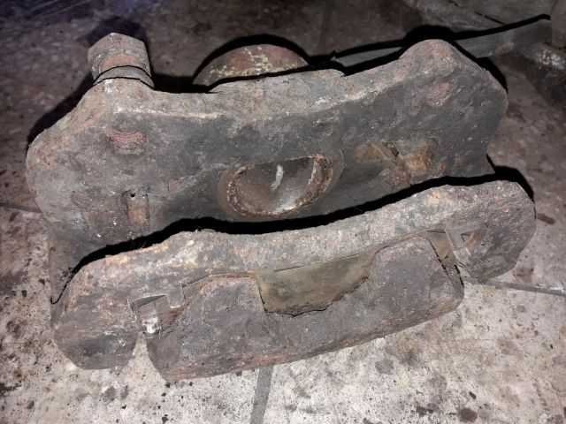 bontott OPEL FRONTERA Bal első Féknyereg Munkahengerrel