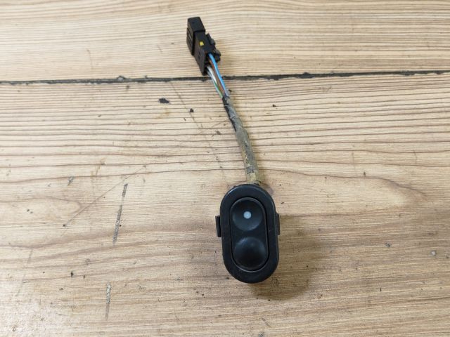 bontott OPEL FRONTERA Bal hátsó Ablakemelő Kapcsoló