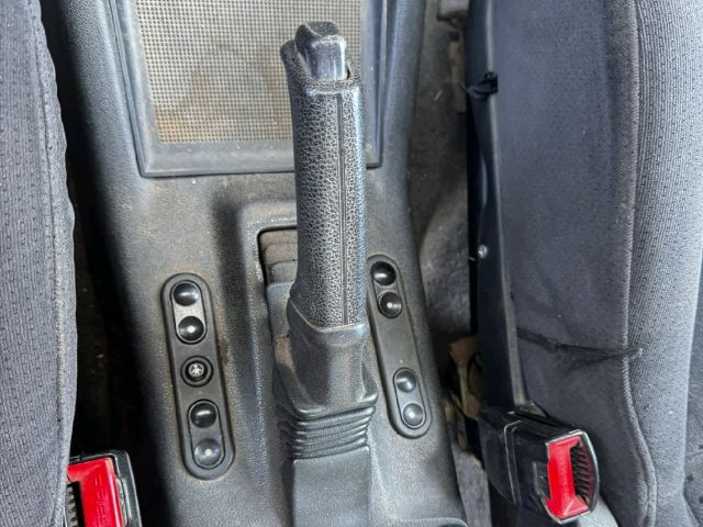 bontott OPEL FRONTERA Bal hátsó Gumikéder