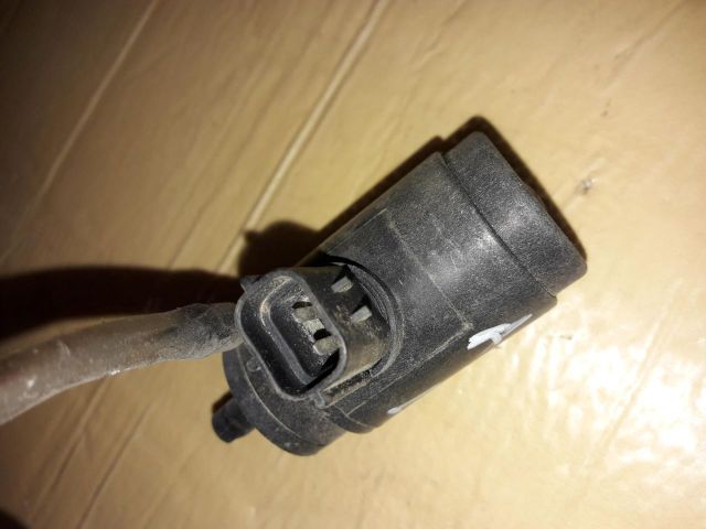 bontott OPEL FRONTERA Első Ablakmosó Szivattyú