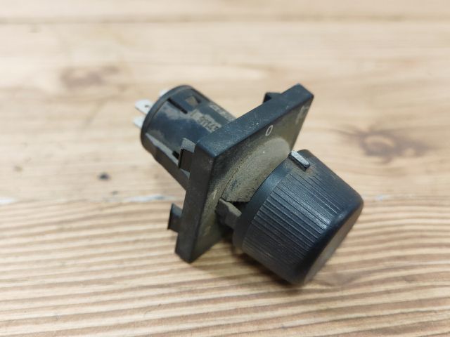 bontott OPEL FRONTERA Fényszórómagasság Állító Kapcsoló