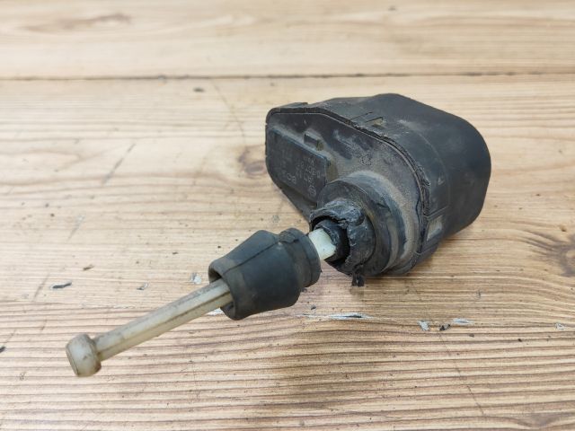 bontott OPEL FRONTERA Fényszórómagasság Állító Motor Jobb