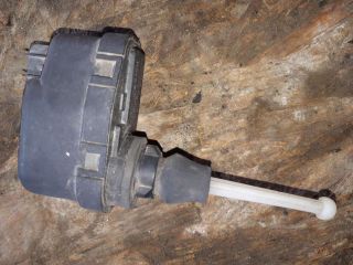 bontott OPEL FRONTERA Fényszórómagasság Állító Motor (Pozíciófüggetlen)