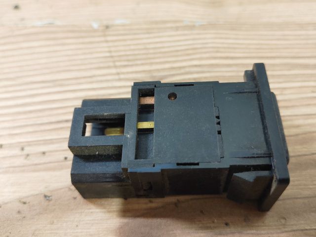 bontott OPEL FRONTERA Hátsó Ködzárófény Kapcsoló