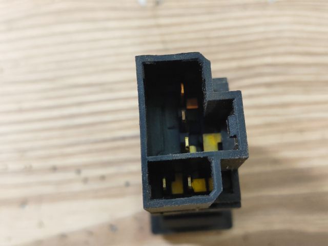 bontott OPEL FRONTERA Hátsó Ködzárófény Kapcsoló