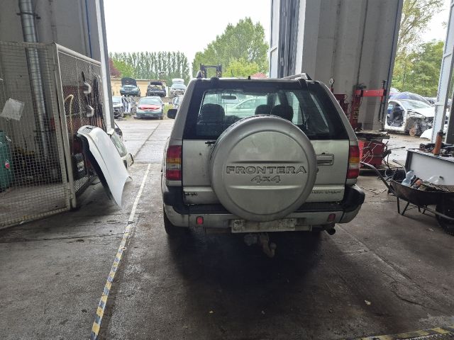 bontott OPEL FRONTERA Hátsó Lökhárító (Részeivel)