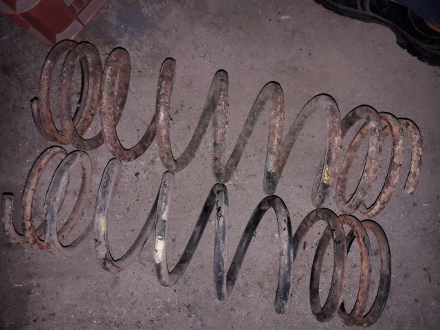 bontott OPEL FRONTERA Hátsó Rugó Pár