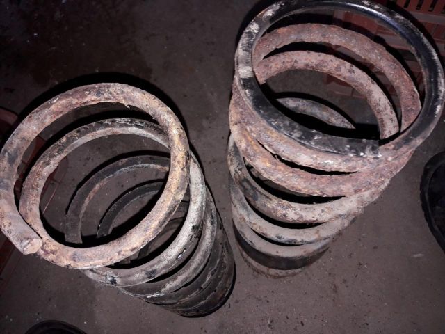 bontott OPEL FRONTERA Hátsó Rugó Pár