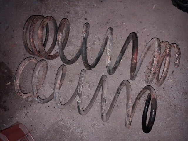 bontott OPEL FRONTERA Hátsó Rugó Pár