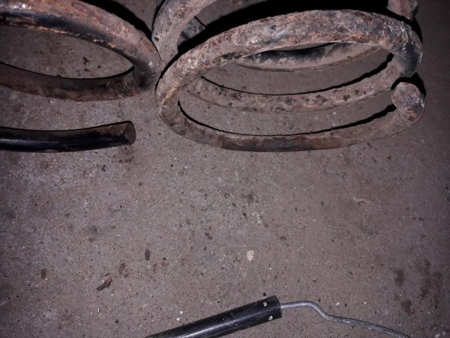 bontott OPEL FRONTERA Hátsó Rugó Pár