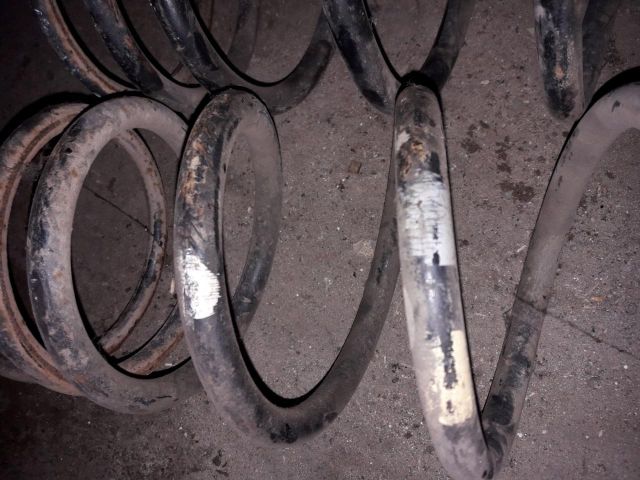 bontott OPEL FRONTERA Hátsó Rugó Pár