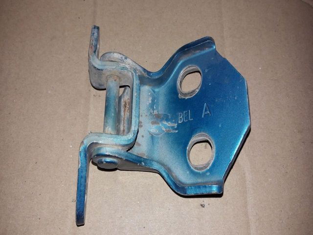 bontott OPEL FRONTERA Jobb első Alsó Zsanér