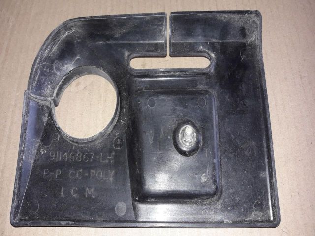 bontott OPEL FRONTERA Kormányközép Burkolat