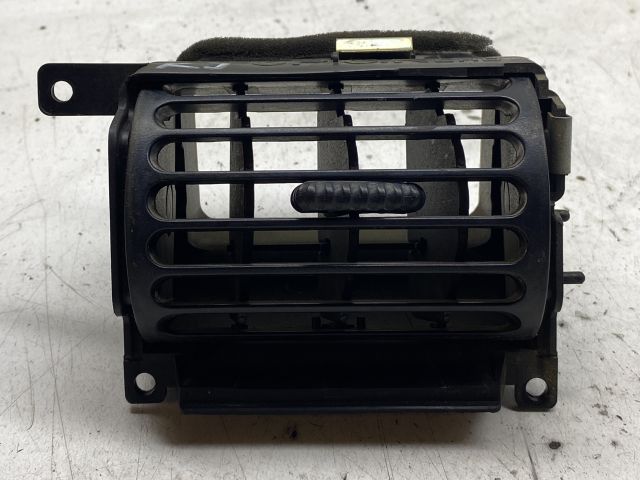 bontott OPEL FRONTERA Középső Jobb Szellőző