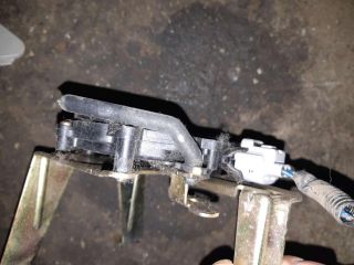 bontott OPEL FRONTERA Tankajtó Nyitó Kar / Gomb