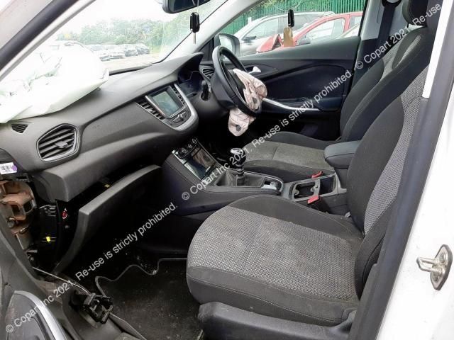 bontott OPEL GRANDLAND X Bal Napellenző