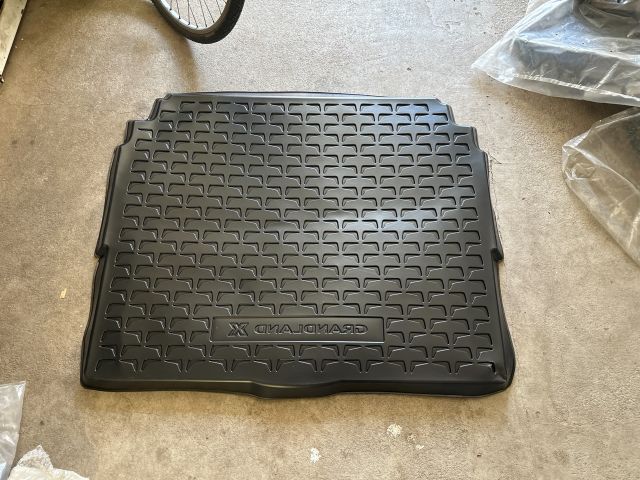 bontott OPEL GRANDLAND X Csomagtér Tálca