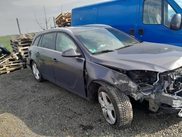 bontott OPEL INSIGNIA Motor (Fűzött blokk hengerfejjel)