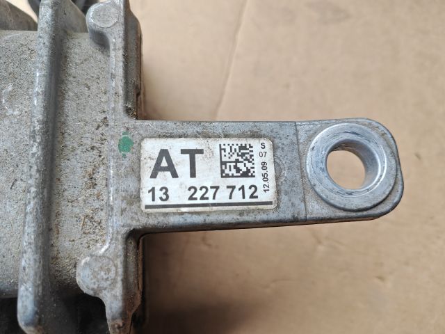 bontott OPEL INSIGNIA Motor Tartó Bak Jobb