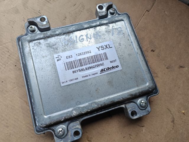 bontott OPEL INSIGNIA Motorvezérlő