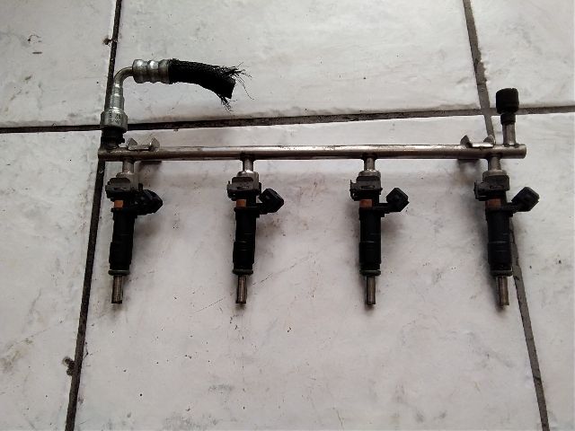 bontott OPEL INSIGNIA Porlasztó Sor / Híd