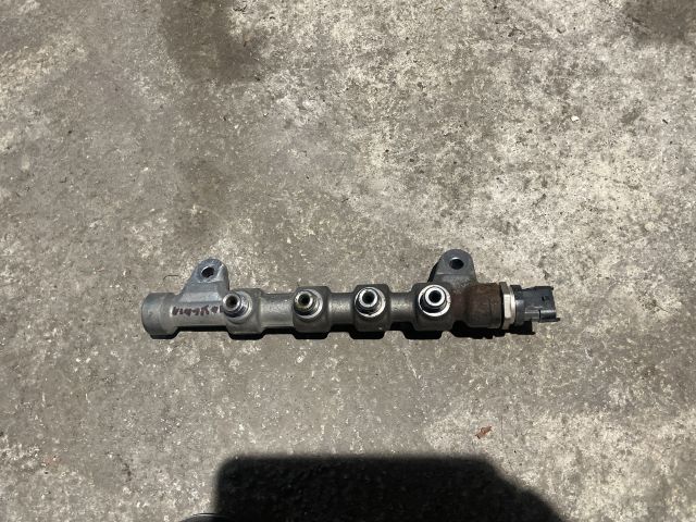 bontott OPEL INSIGNIA Nagynyomású Üzemanyag Gyűjtőcső