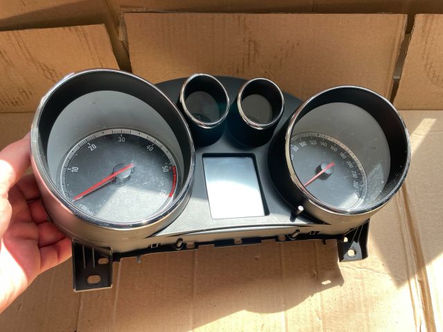 bontott OPEL INSIGNIA Kilométeróra