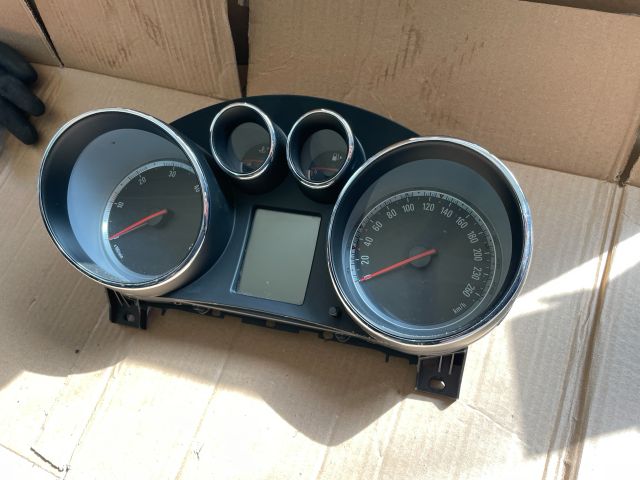 bontott OPEL INSIGNIA Kilométeróra