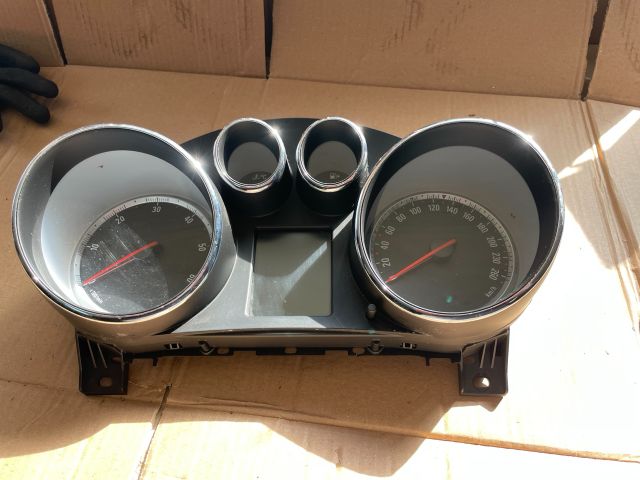 bontott OPEL INSIGNIA Kilométeróra