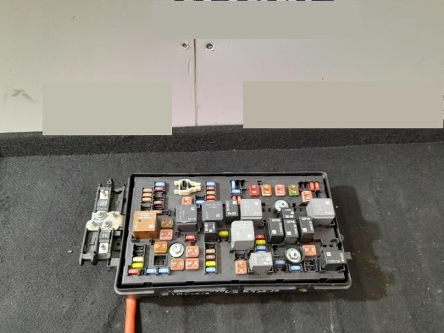 bontott OPEL INSIGNIA Biztosítéktábla Motortér