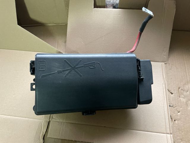 bontott OPEL INSIGNIA Biztosítéktábla Motortér