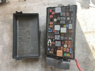 bontott OPEL INSIGNIA Biztosítéktábla Motortér