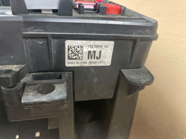 bontott OPEL INSIGNIA Biztosítéktábla Motortér