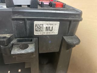 bontott OPEL INSIGNIA Biztosítéktábla Motortér