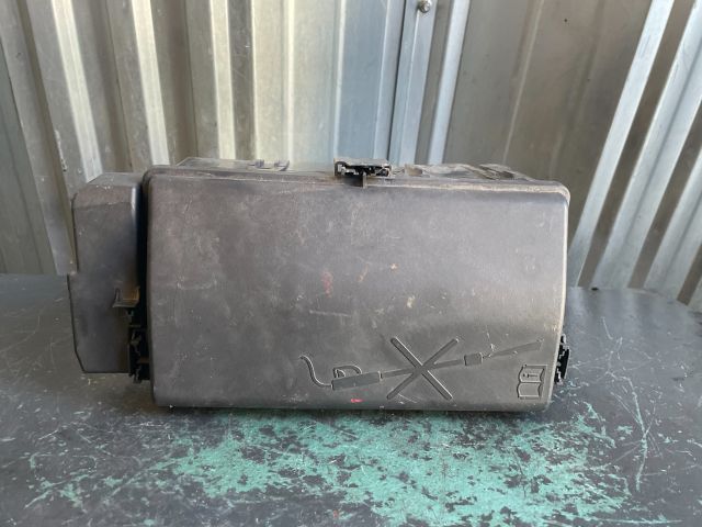 bontott OPEL INSIGNIA Biztosítéktábla Motortér