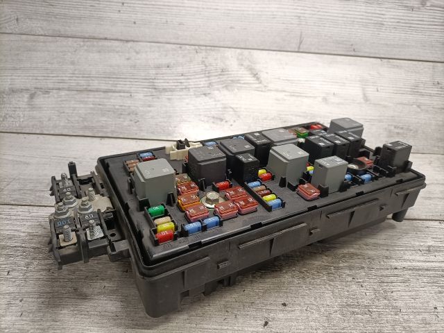 bontott OPEL INSIGNIA Biztosítéktábla Motortér