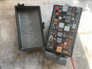 bontott OPEL INSIGNIA Biztosítéktábla Motortér