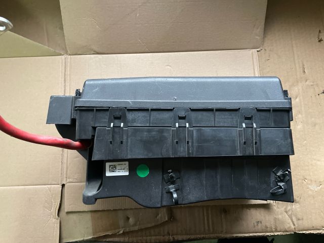 bontott OPEL INSIGNIA Biztosítéktábla Motortér