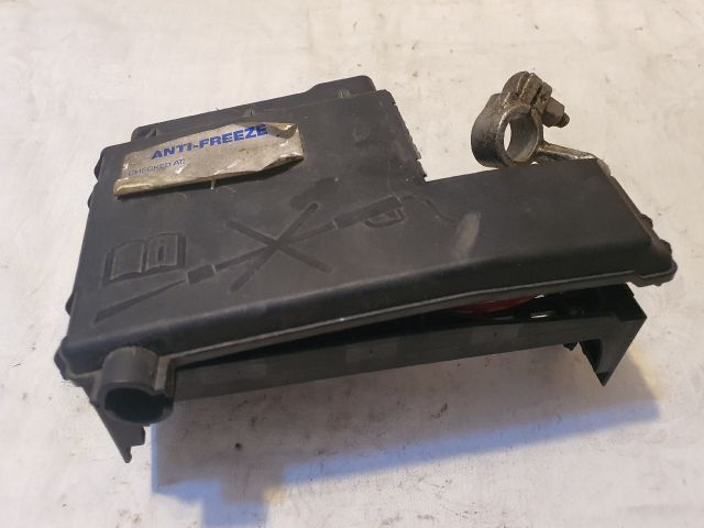 bontott OPEL INSIGNIA Biztosítéktábla Motortér