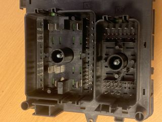 bontott OPEL INSIGNIA Biztosítéktábla Motortér