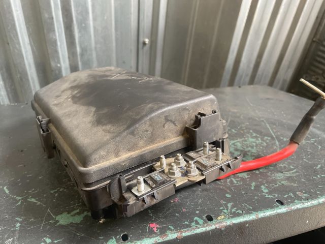 bontott OPEL INSIGNIA Biztosítéktábla Motortér