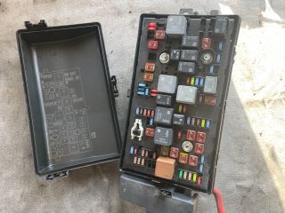 bontott OPEL INSIGNIA Biztosítéktábla Motortér