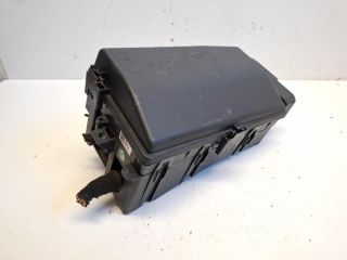 bontott OPEL INSIGNIA Biztosítéktábla Motortér