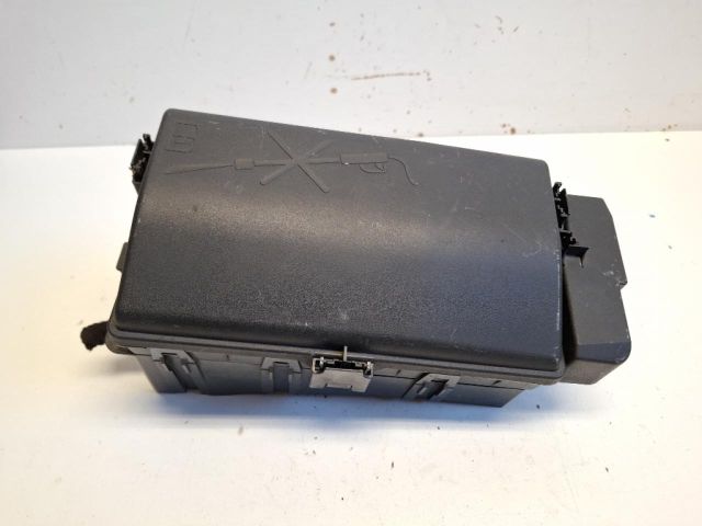 bontott OPEL INSIGNIA Biztosítéktábla Motortér